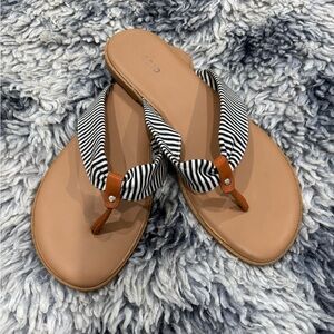 Women’s Thong Sandals -11 wide